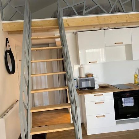 Tremblay-en-France Logement Avec Mezzanine מראה חיצוני תמונה